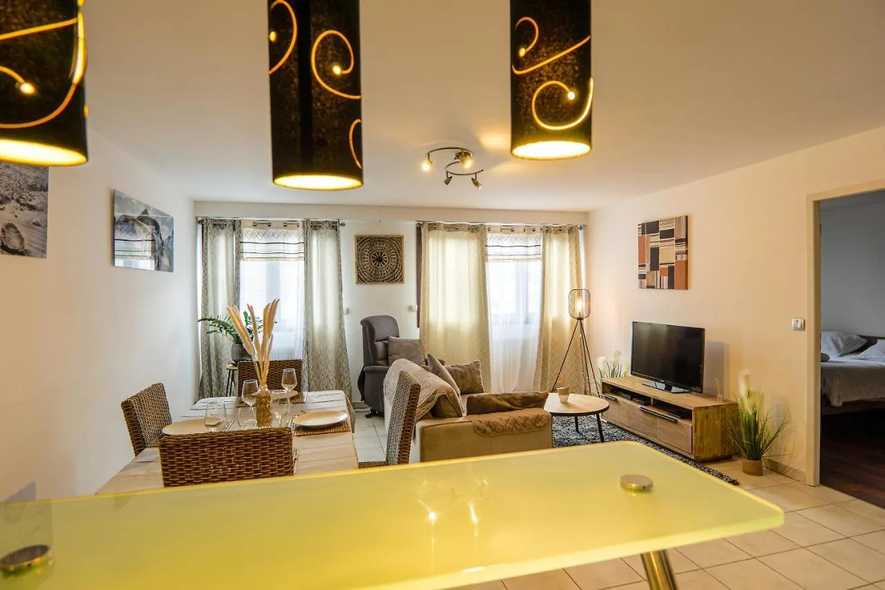 Apartamento 15 Rhone Beau T2 Avec Parking Gratuit Annecy 0*,  Francia